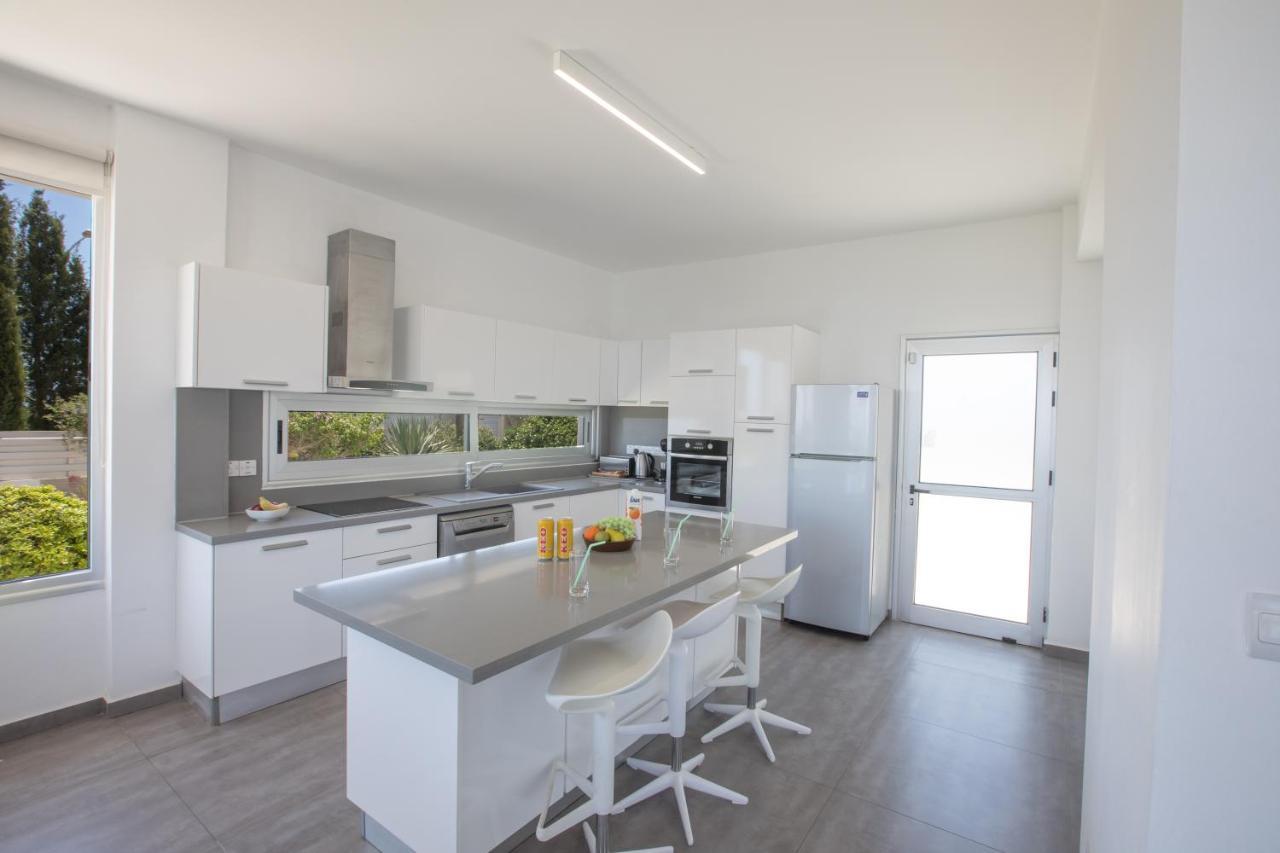 פרוטאראס Chloe Luxury Villas מראה חיצוני תמונה
