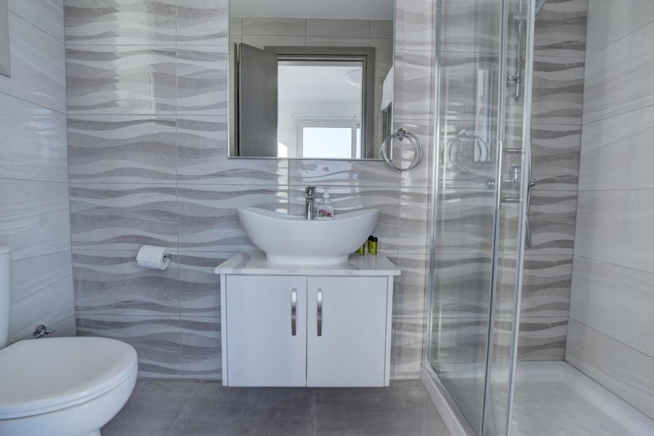 פרוטאראס Chloe Luxury Villas מראה חיצוני תמונה