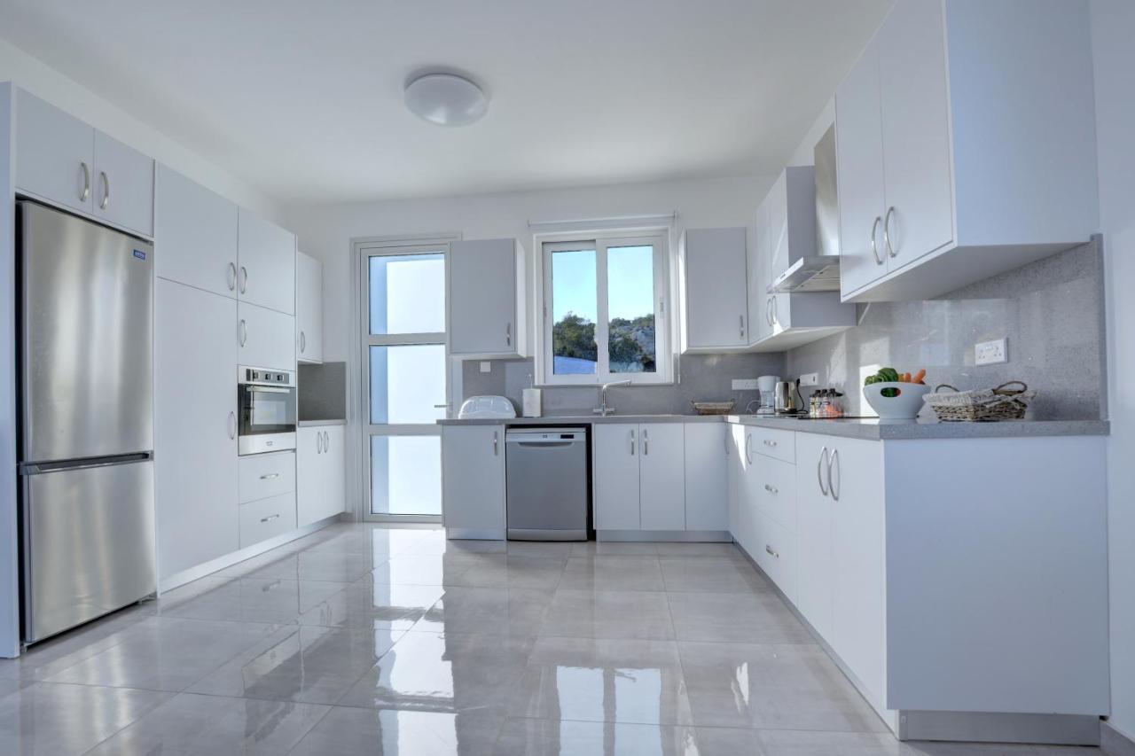 פרוטאראס Chloe Luxury Villas מראה חיצוני תמונה