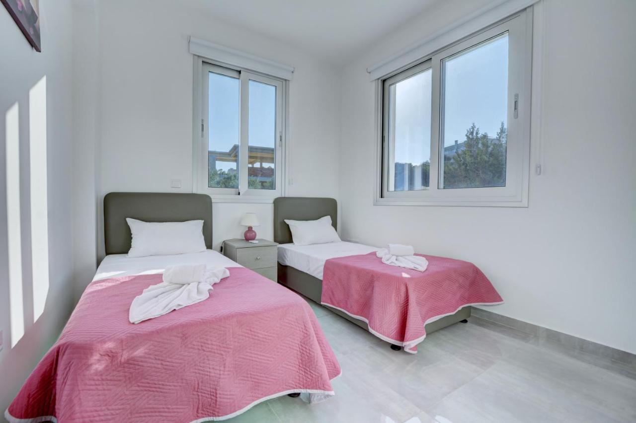 פרוטאראס Chloe Luxury Villas מראה חיצוני תמונה