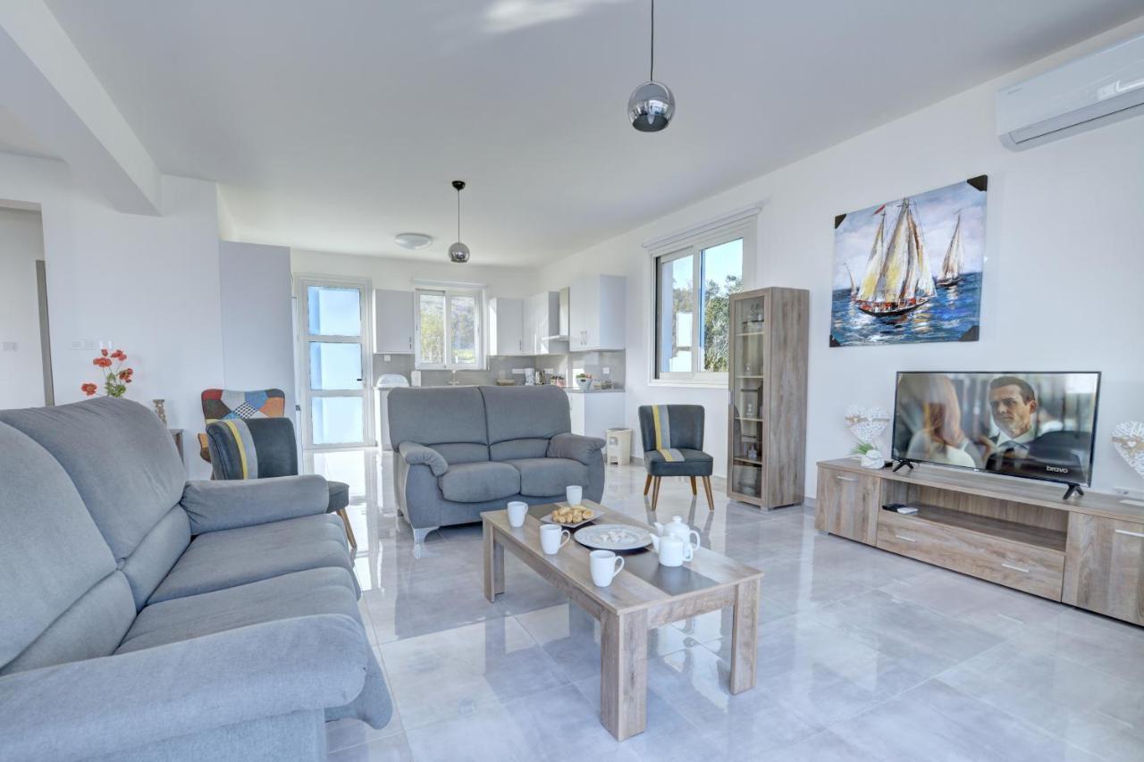 פרוטאראס Chloe Luxury Villas מראה חיצוני תמונה