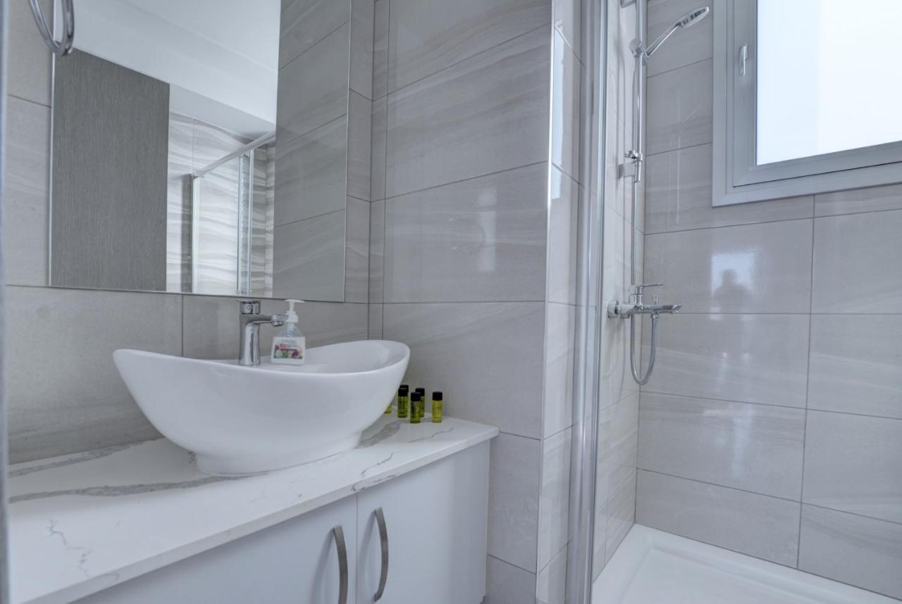 פרוטאראס Chloe Luxury Villas מראה חיצוני תמונה